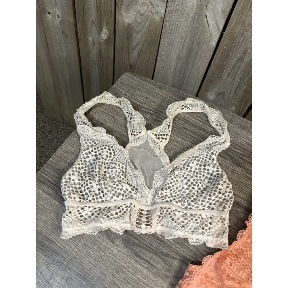 Lot of 2 Victoria's Secret Lace Bralettes XS‎ Wireless Unlined Cream Peach
